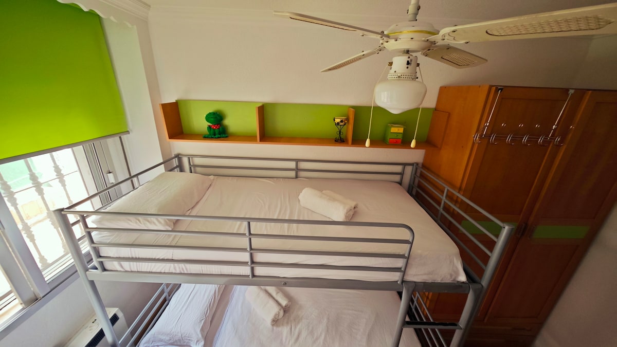 Habitación Litera con Desayuno y Metro Directo al Centro en 17 min